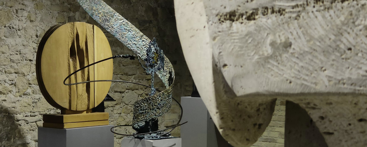 Sculture contemporanee esposte al Museo Omero: particolari di opere di Sguanci, Ciulla e Mannucci.
