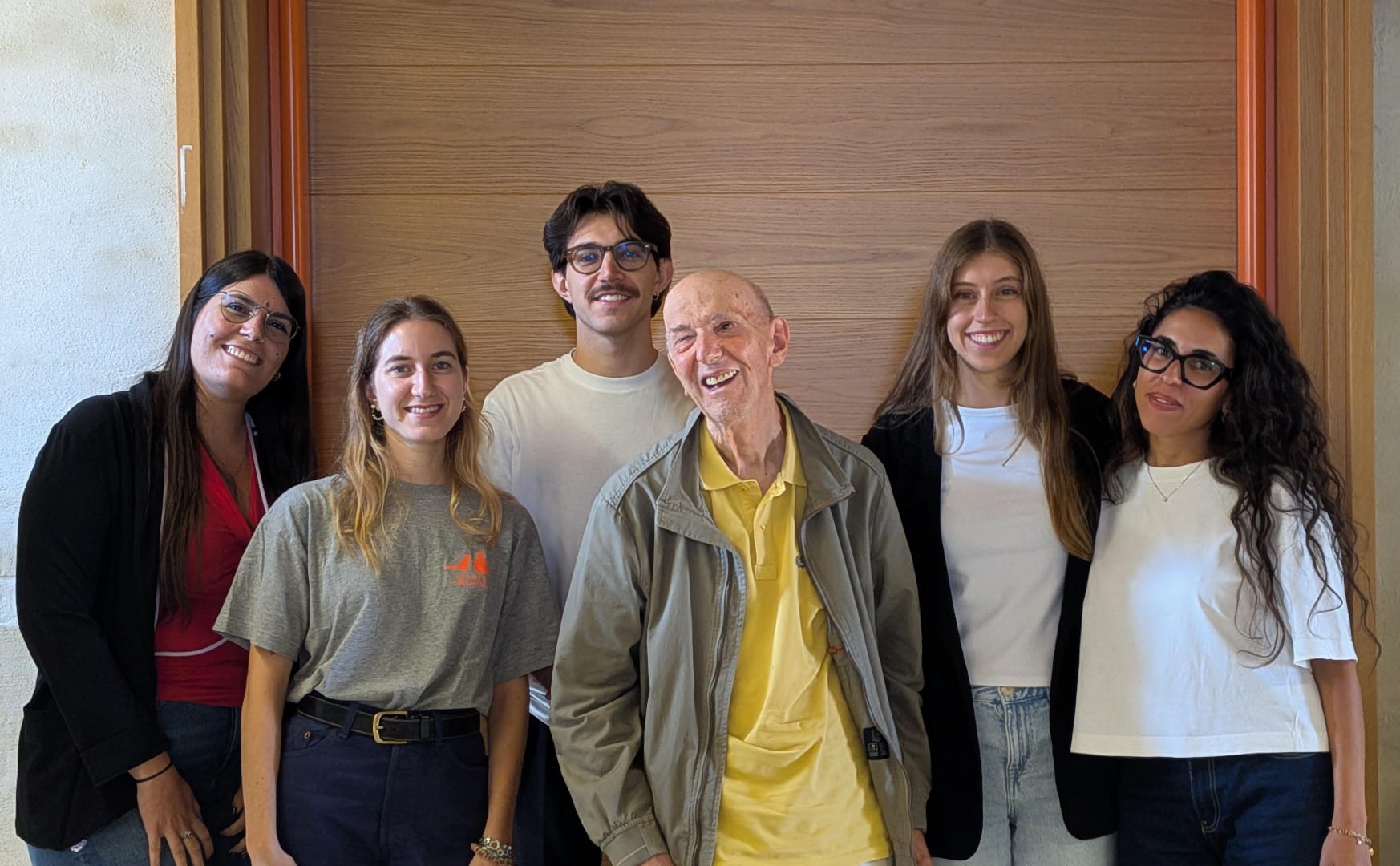 Il Presidente Aldo Grassini con il gruppo composto da 1 ragazzo e 4 ragazza